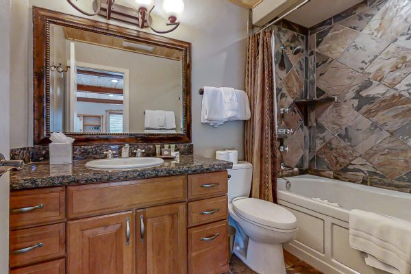 Master Bath - Jacuzzi Tub (one of 4 splendid bathrooms)